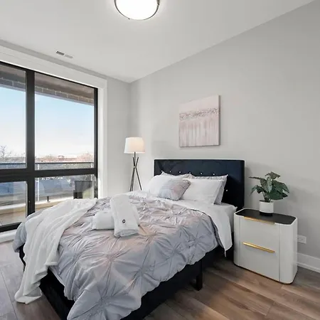Insta-worthy 3bed 2bath Brand New W Balcony * Chicago