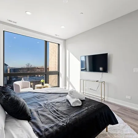 Insta-worthy 3bed 2bath Brand New W Balcony Chicago