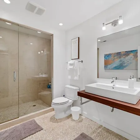 Holiday home Amazing 4br 4ba Oasis W Rooftop & Stunning Design Chicago