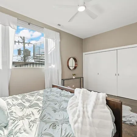 Amazing 4br 4ba Oasis W Rooftop & Stunning Design Chicago