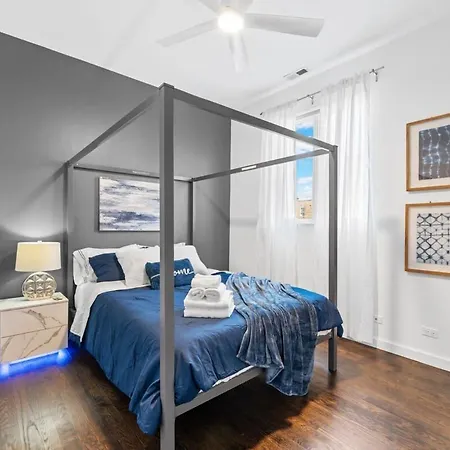 Amazing 4br 4ba Oasis W Rooftop & Stunning Design * Chicago
