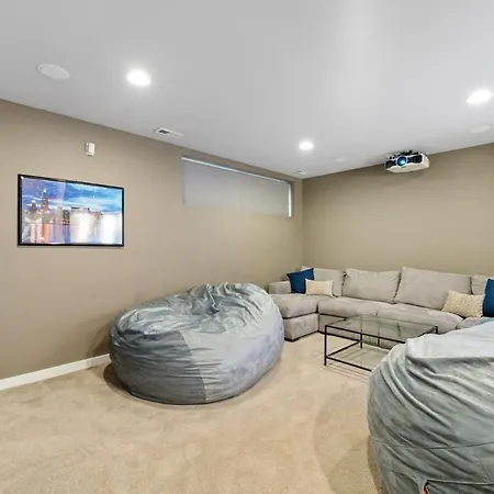 Amazing 4br 4ba Oasis W Rooftop & Stunning Design Holiday home Chicago