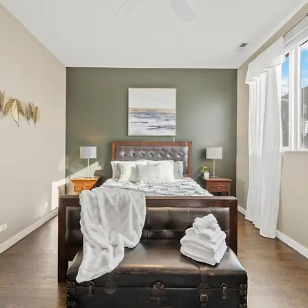 Holiday home Amazing 4br 4ba Oasis W Rooftop & Stunning Design Chicago