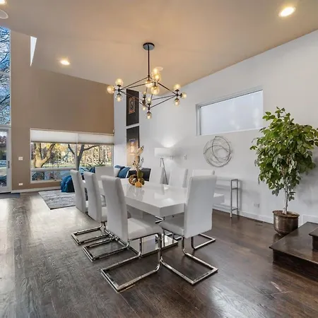 Amazing 4br 4ba Oasis W Rooftop & Stunning Design *
