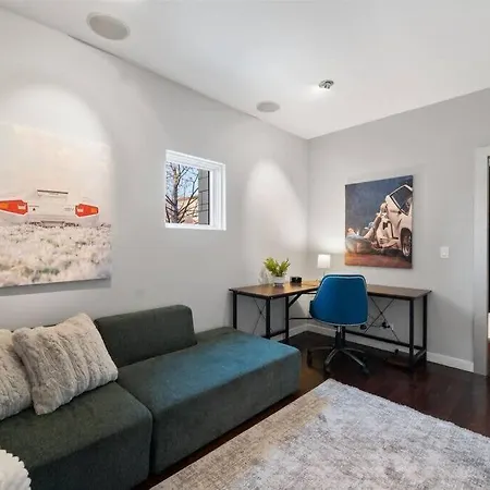 5br 5ba Architectural Estate-theatre Gym Rooftop Chicago