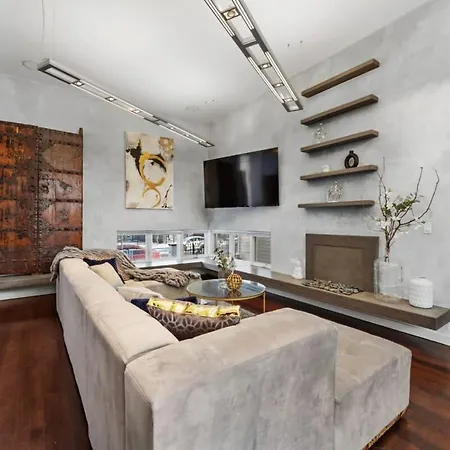 5br 5ba Architectural Estate-theatre Gym Rooftop Holiday home *