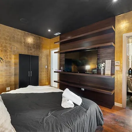 5br 5ba Architectural Estate-theatre Gym Rooftop Holiday home *