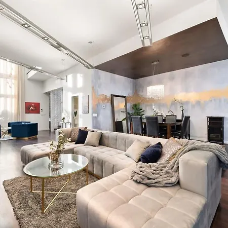5br 5ba Architectural Estate-theatre Gym Rooftop * Chicago