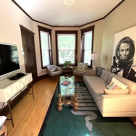 Apartment Irving Park Updated Vintage Unit 2-flat