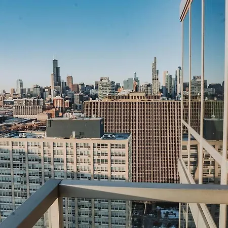 Stunning Panoramic Views & Free Parking Chicago