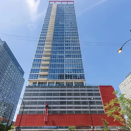 Stunning Panoramic Views & Free Parking Apartment