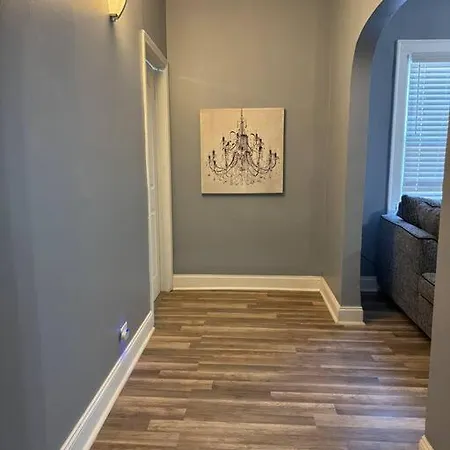 Apartment Urban Retreat 3 Bedroom Apt. Chicago