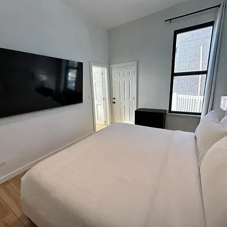 Luxe Spacious Sfh In Bucktown With Secure Parking Holiday home *