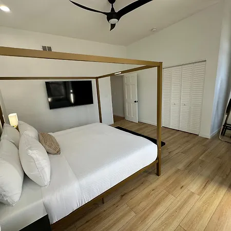 Luxe Spacious Sfh In Bucktown With Secure Parking Holiday home