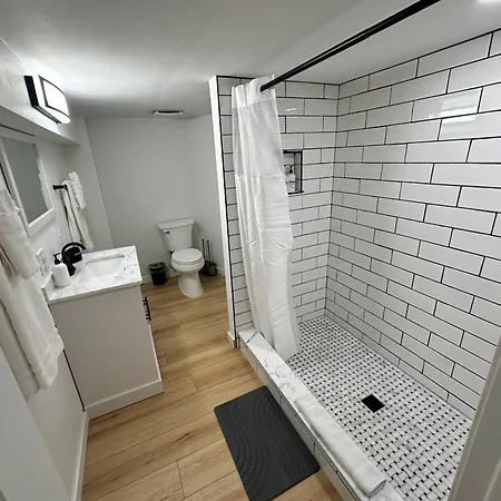 Luxe Spacious Sfh In Bucktown With Secure Parking * Chicago