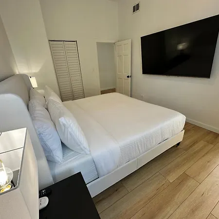 Luxe Spacious Sfh In Bucktown With Secure Parking Holiday home *