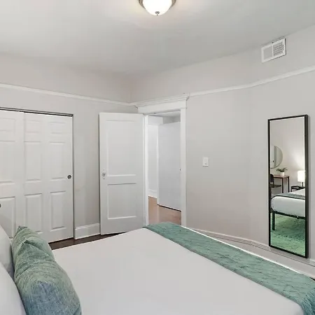 Modern & Spacious 3br With In-unit Laundry - Bstone 2 Chicago
