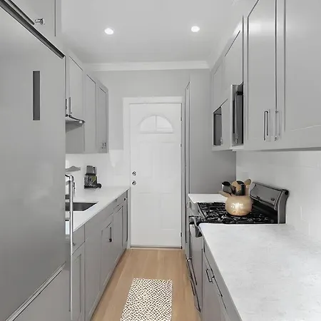 Modern & Fully Furnished 1br - Oakdale 3s Apartment *
