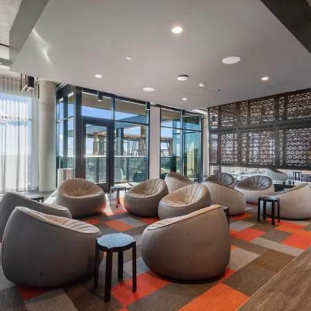 Fulbrix Bright Designer With West Loop Views *