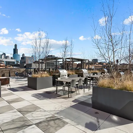 Fulbrix Bright Designer With West Loop Views Apartment *