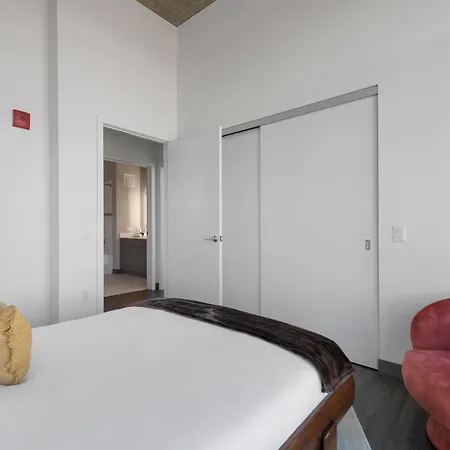 Fulbrix Bright Designer With West Loop Views Chicago