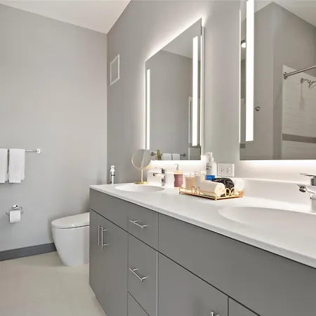 Fulbrix Bright Designer With West Loop Views Apartment *