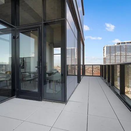 Fulbrix Bright Designer With West Loop Views Chicago