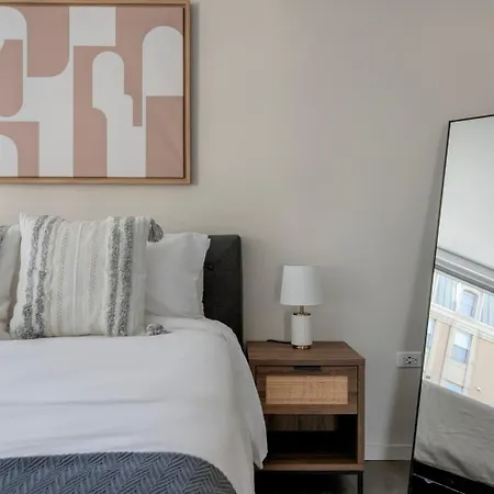 Apartment River North 1br W Coffee Shop Gym Nr Chi-972 Chicago