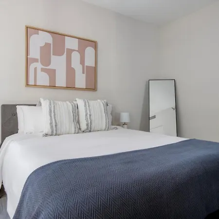 River North 1br W Coffee Shop Gym Nr Chi-972