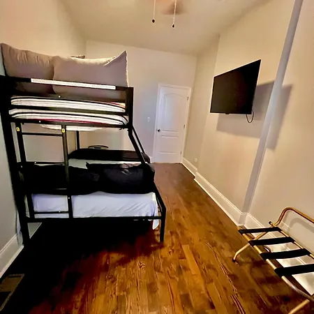 Luxury Th Is A 10-minute Drive To Dwtn, Perfect For City Access Rsv Now Apartment