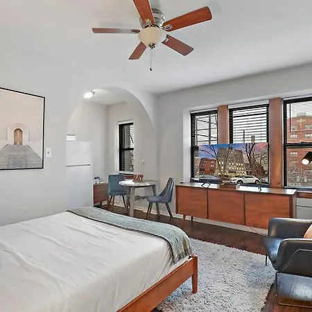 Well-equipped - Dorchester 511 Apartment