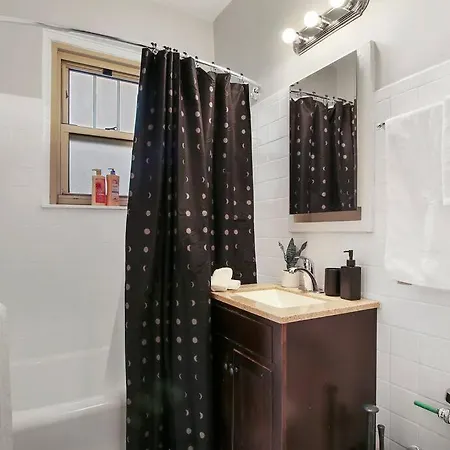Unit Cozy & Convenient - Bstone 226 Rep Apartment