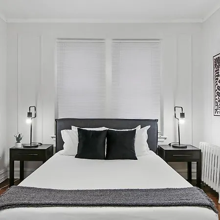 Modern And Minimalist - Bstone 105 And 108 Rep Apartment