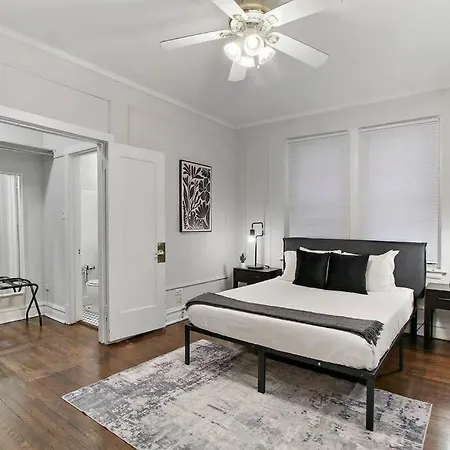 Apartment Modern And Minimalist - Bstone 105 And 108 Rep