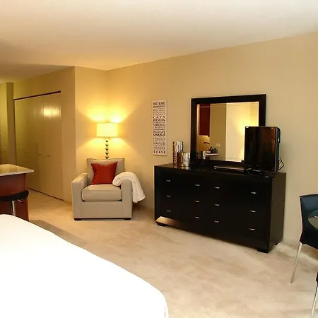 Aparthotel Modern Loop 4*