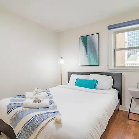 Spacious 4br Gold Coast Duplex With Jacuzzi In The Bedroom Apartment Chicago