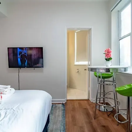 French Design Luxurious Downtown 3br Sleeps 8 Guests Apartment *