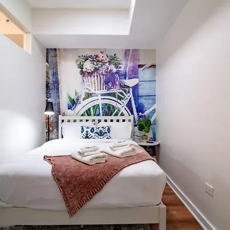 French Design Luxurious Downtown 3br Sleeps 8 Guests Chicago