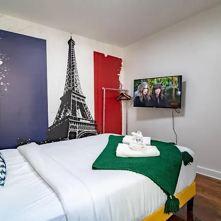 French Design Luxurious Downtown 3br Sleeps 8 Guests