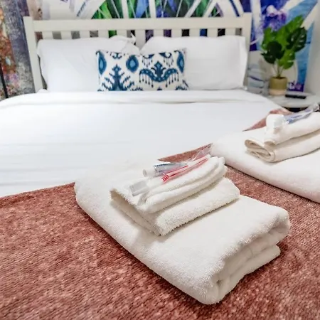 French Design Luxurious Downtown 3br Sleeps 8 Guests Apartment *