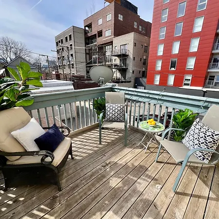 4 Bedroom In Location Parking Fireplace Back Yard Pets Welcome *
