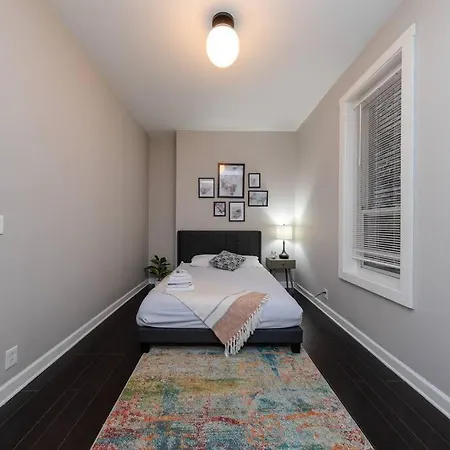 The Secret West Loop Oasis For Up To 4 Guests Apartment