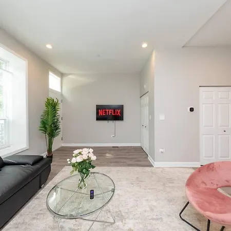 Apartment The Secret West Loop Oasis For Up To 4 Guests With In-unit Washer And Dryer *