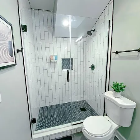 The Secret West Loop Oasis For Up To 4 Guests With In-unit Washer And Dryer *