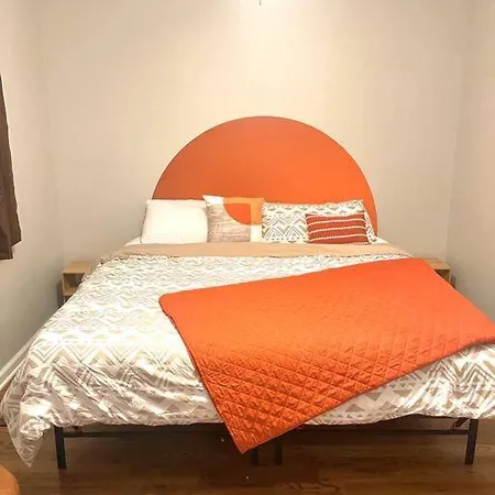 Spacious & Modern 3 Bedroom Wi-fi Free Parking Apartment Chicago