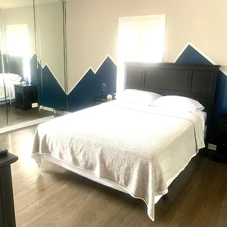 Holiday home Tranquil Urban Retreat *