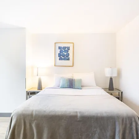 Envitae 3br Luxury Corner Loft With Navy Pier Views *