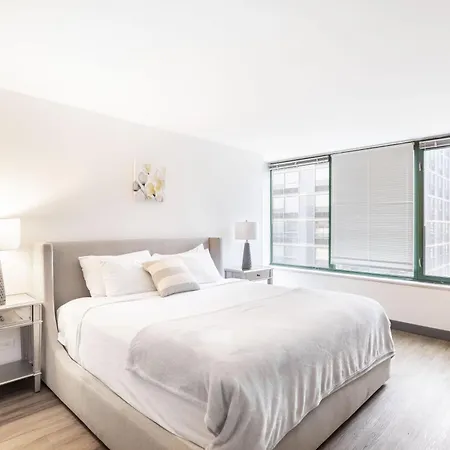Apartment Envitae 3br Luxury Corner Loft With Navy Pier Views Chicago