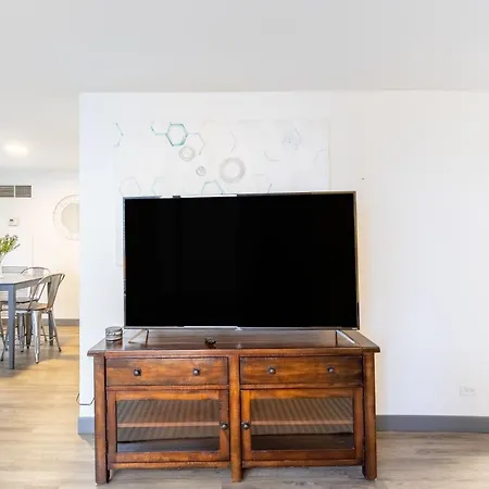Envitae 3br Luxury Corner Loft With Navy Pier Views Apartment Chicago