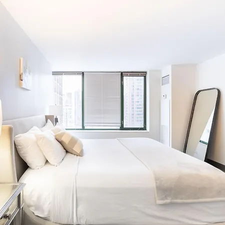 Envitae 3br Luxury Corner Loft With Navy Pier Views *